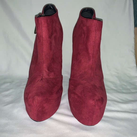 NWOT Charlotte Russe Burgundy Booties - Picture 2 of 5